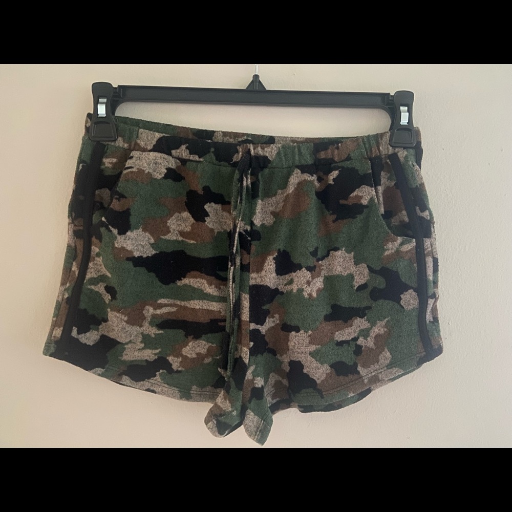 Camo comfy shorts